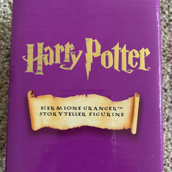 Hermione Grainger Storyteller figurine. - Picture 1 of 3